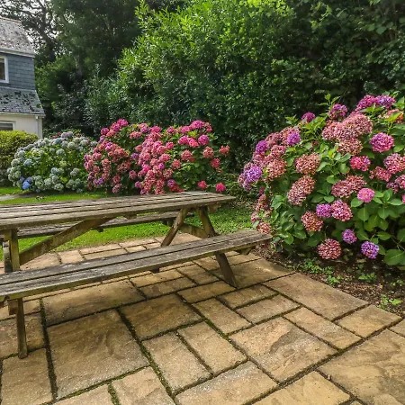 71 Maen Valley Park * Falmouth